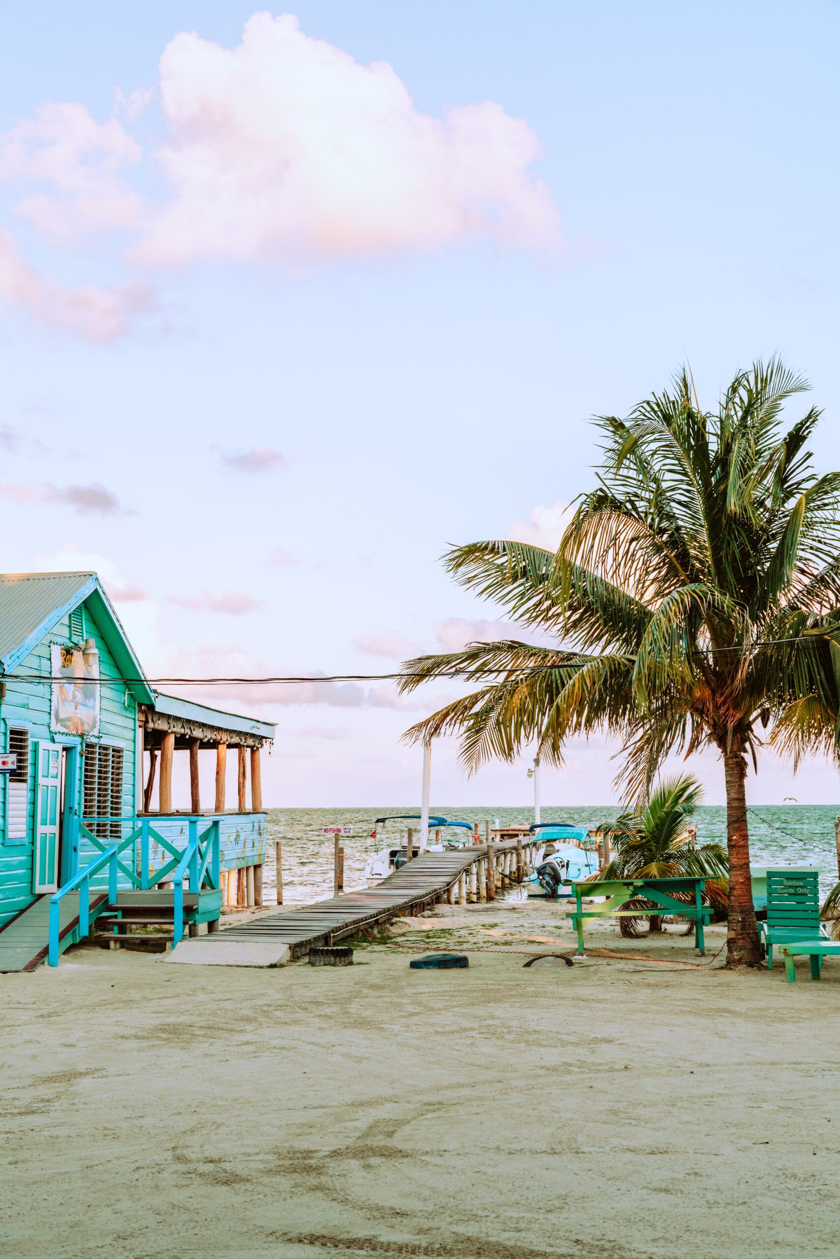 Read more about the article A Tranquil Retreat: Caye Caulker and its Charm