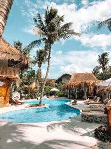 Read more about the article Mahogany Bay Belize – A Tropical Paradise Unveiled