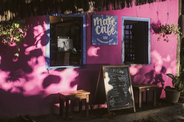 You are currently viewing Coffee Delights in Hopkins, Belize: Exploring Thongs Cafe, Kats Coffee, and Windchief Beach Bar
